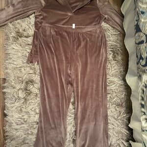 Nicole Miller Brown Pajama Set